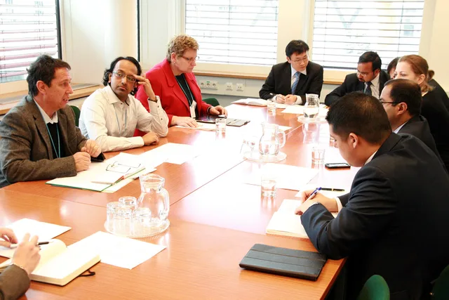 Participants in a working group discuss the use of online platforms for engaging broader academic communities in CTBT education. 5 things to check in community platforms