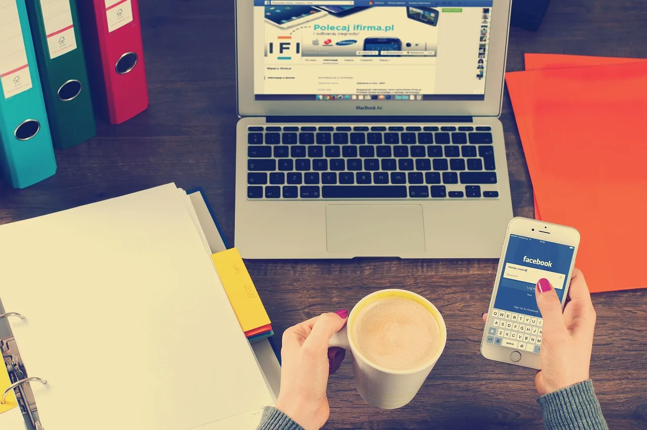 laptop, iphone, workspace, hands, coffee, binders, facebook, social media, social networking, working, notebook, desk, work, office, business, macbook, connection, networking, technology, wireless, facebook, facebook, social media, social media, social media, social media, social media. Decentralized networks facts: six behaviors of copied posts