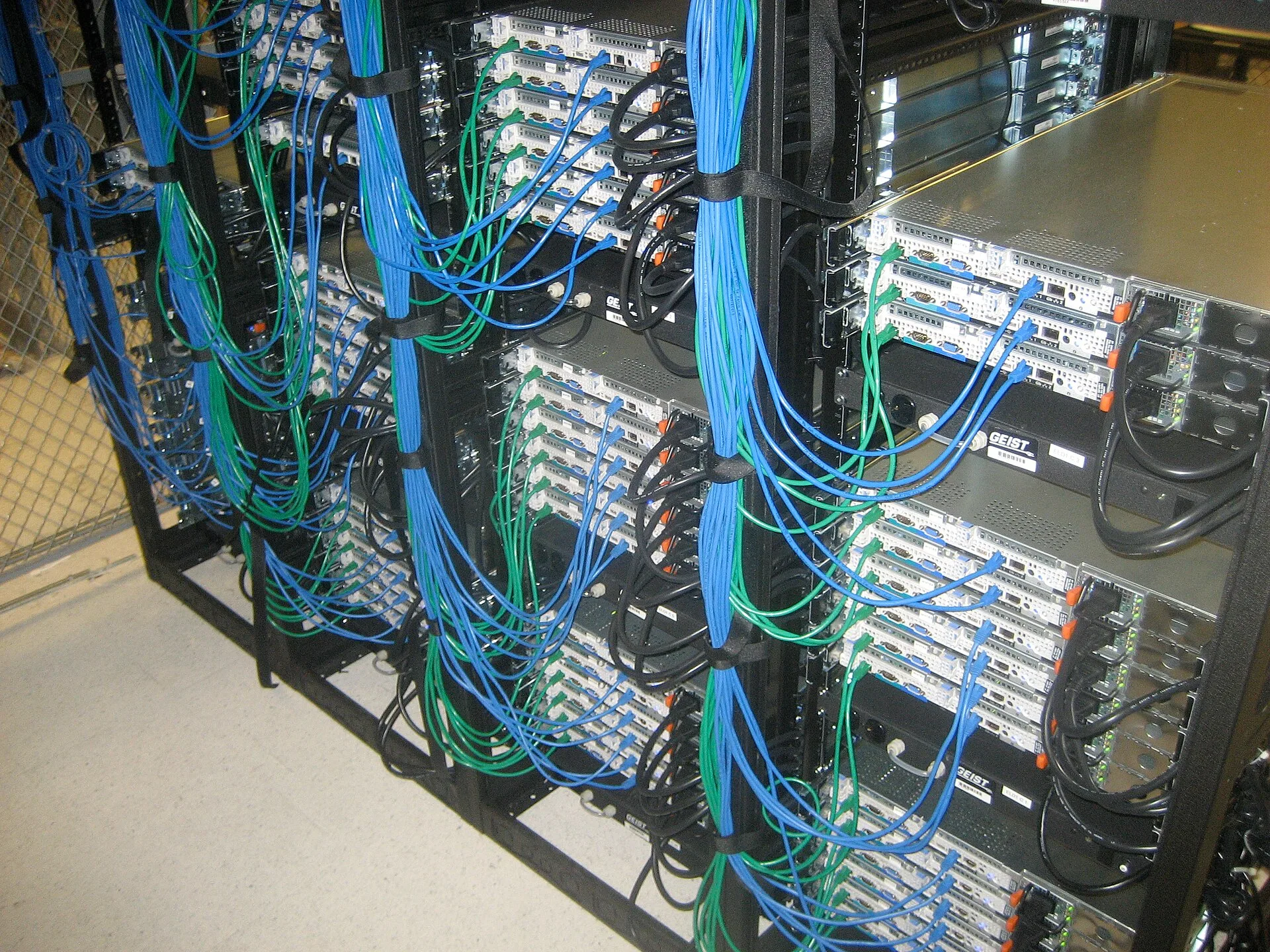 Wikimedia Tampa datacenter fall 2007, cabling. How to keep decentralized networks updates accurate, level by level