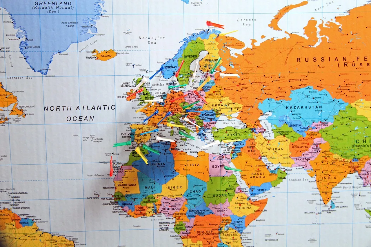 map, pins, flags and pennants, banner, countries, map of the world, map, map, map, map, map, banner. Professional networks by country: the fields to record