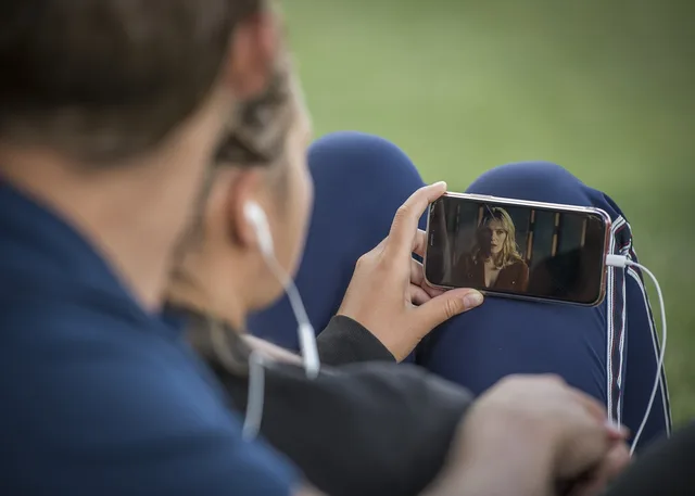 mobile phone, video, smartphone, pair, park, youtube, video film, media, internet, hand, video, video, video, video, video, youtube, youtube, youtube, youtube. Video platforms: what to keep and what to drop as of 2027